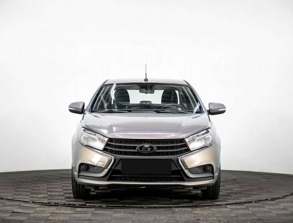 Lada (ВАЗ) Vesta б/у, 2015, Механическая. Фото: #1