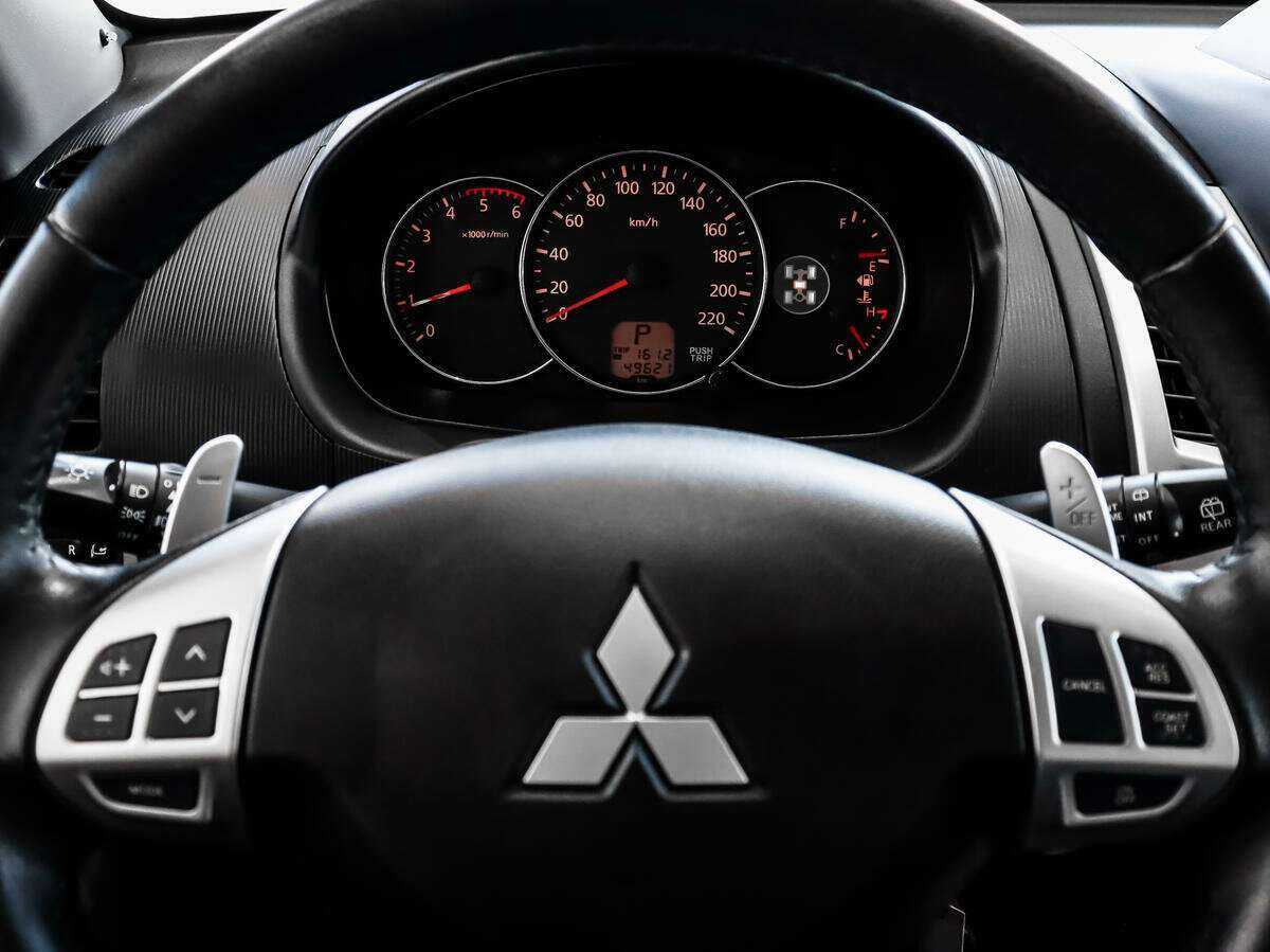Mitsubishi Pajero Sport б/у, 2015, Автоматическая. Фото: #17