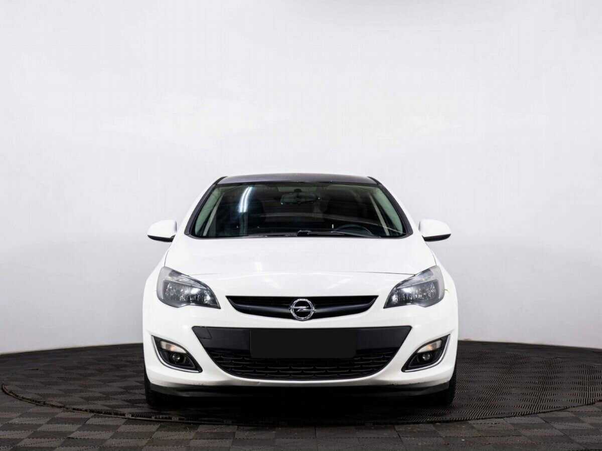 Opel Astra б/у, 2013, Механическая. Фото: #1
