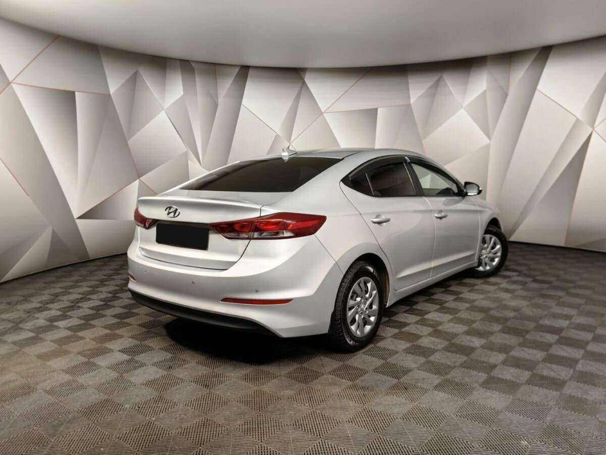 Hyundai Elantra б/у, 2018, Механическая. Фото: #0