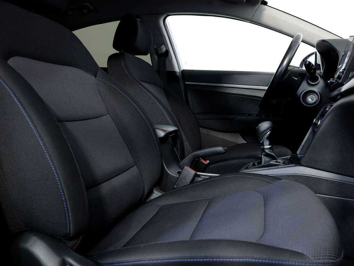 Hyundai Elantra б/у, 2018, Механическая. Фото: #9