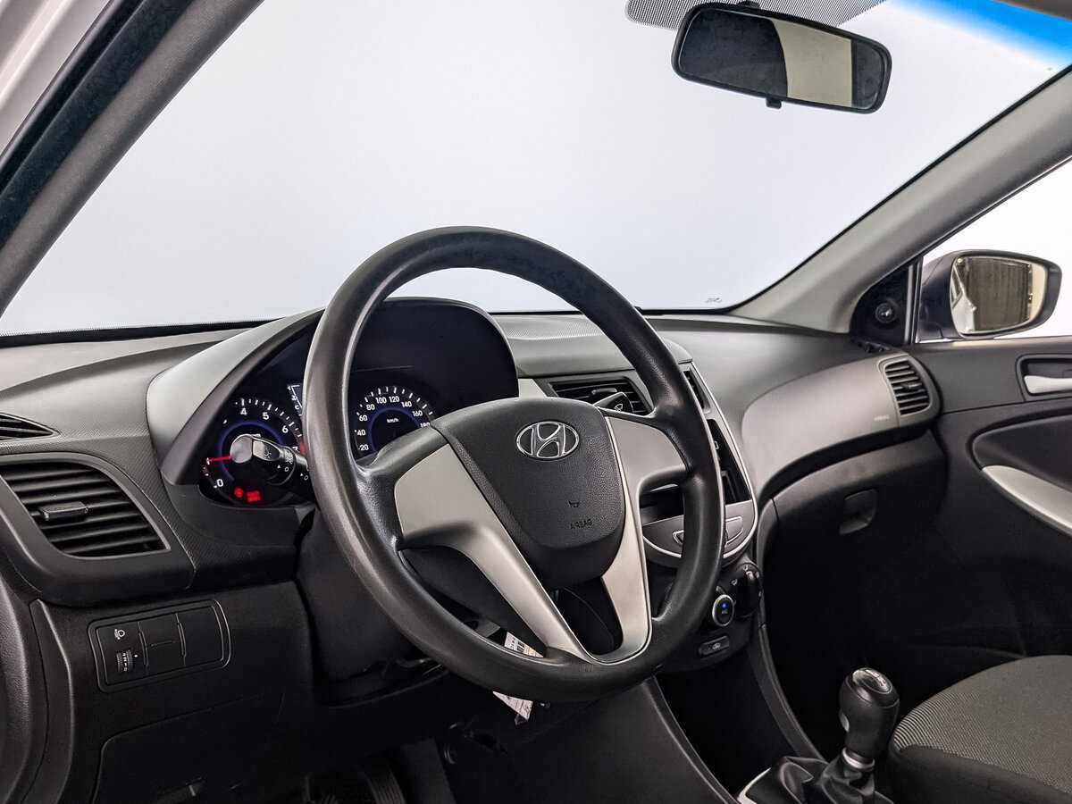 Hyundai Solaris б/у, 2014, Механическая. Фото: #10