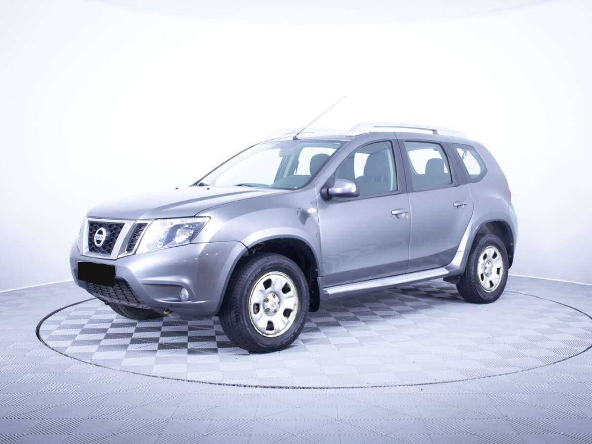 Nissan Terrano б/у, 2015, Механическая. Фото: #0