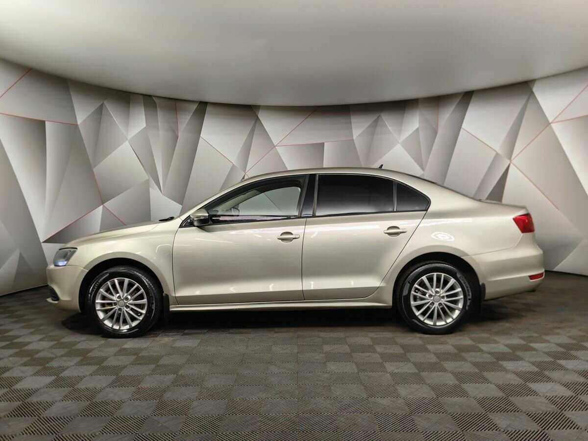 Volkswagen Jetta б/у, 2012, Механическая. Фото: #4