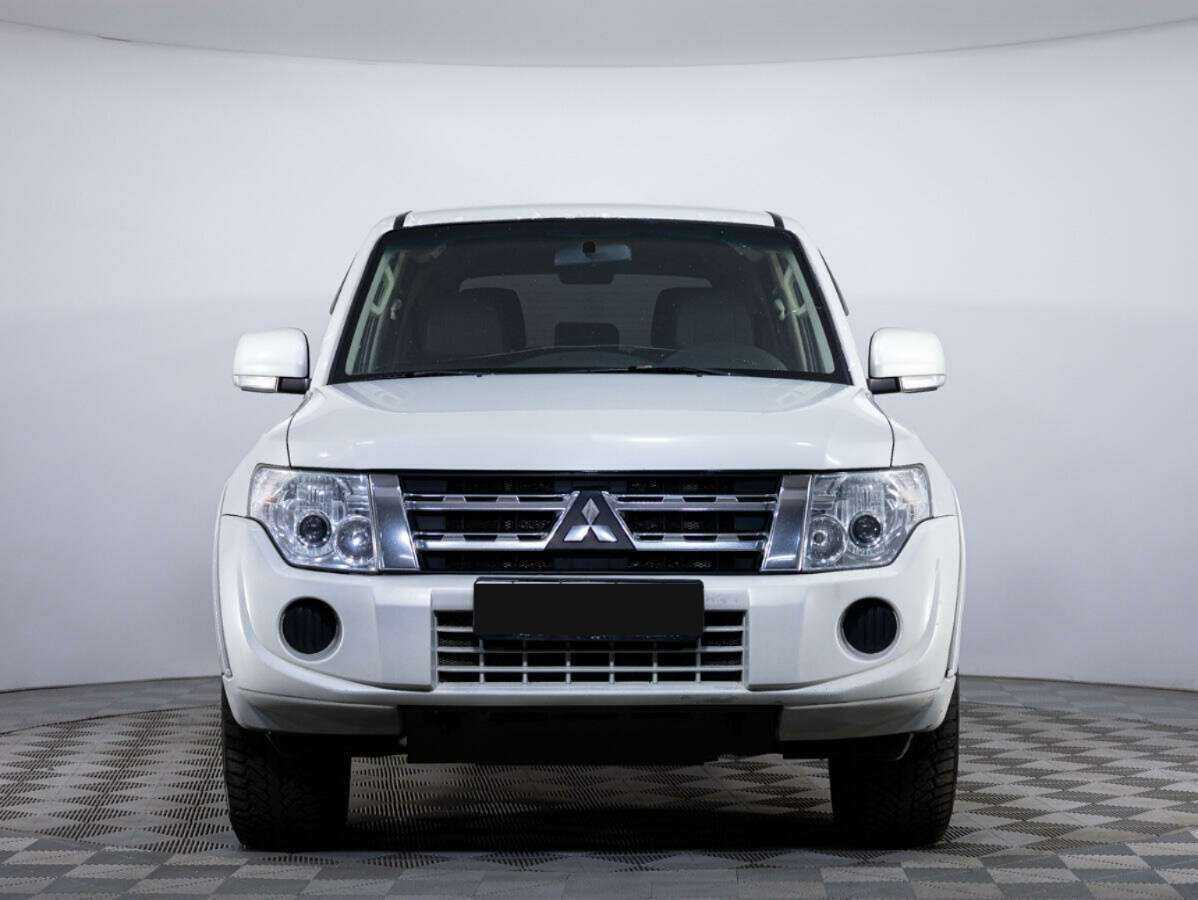 Mitsubishi Pajero б/у, 2013, Механическая. Фото: #0