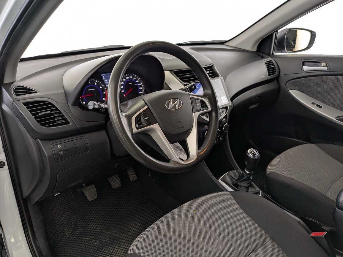 Hyundai Solaris б/у, 2013, Механическая. Фото: #14