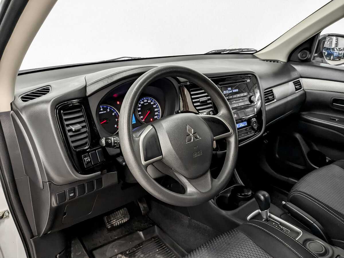 Mitsubishi Outlander б/у, 2015, Вариатор. Фото: #15