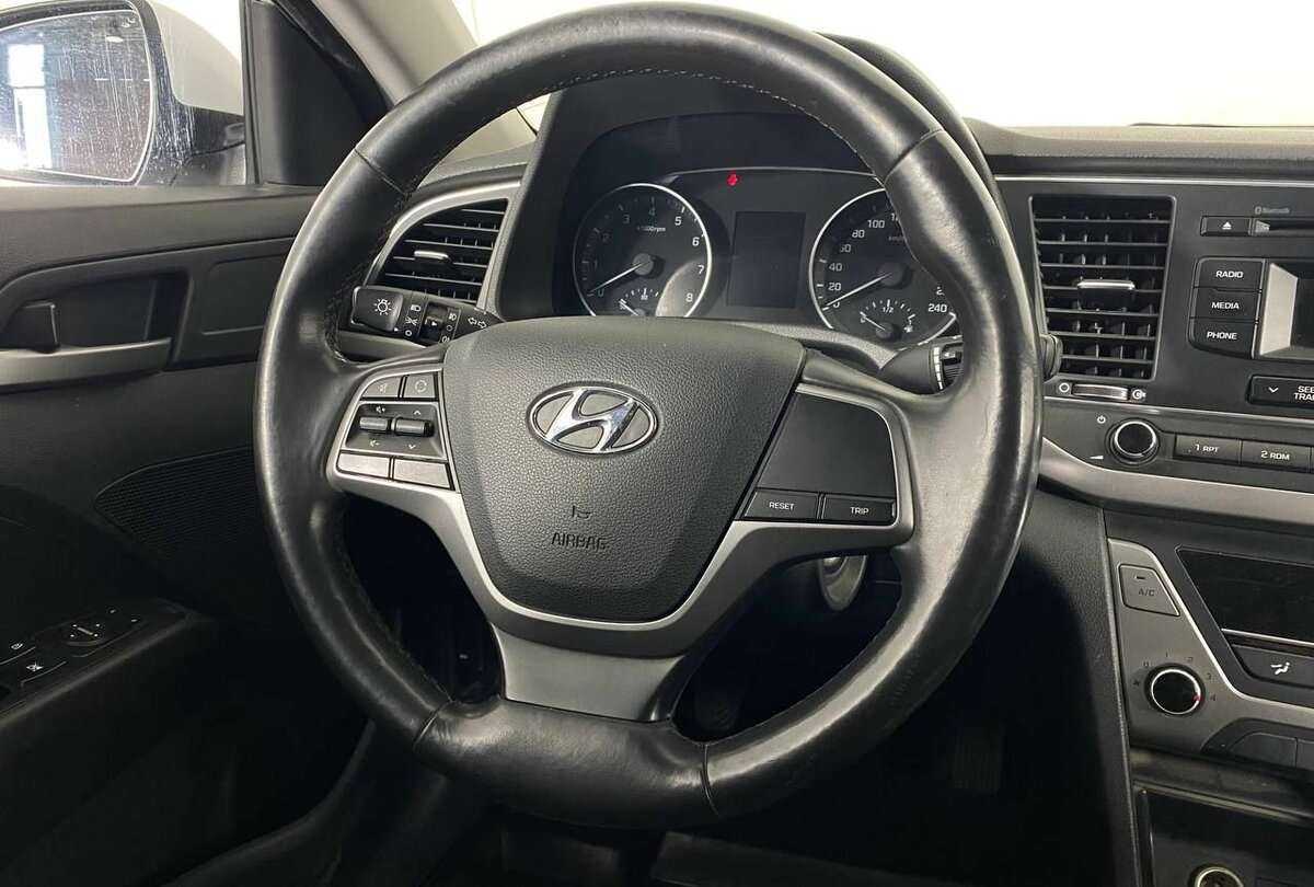 Hyundai Elantra б/у, 2017, Механическая. Фото: #8