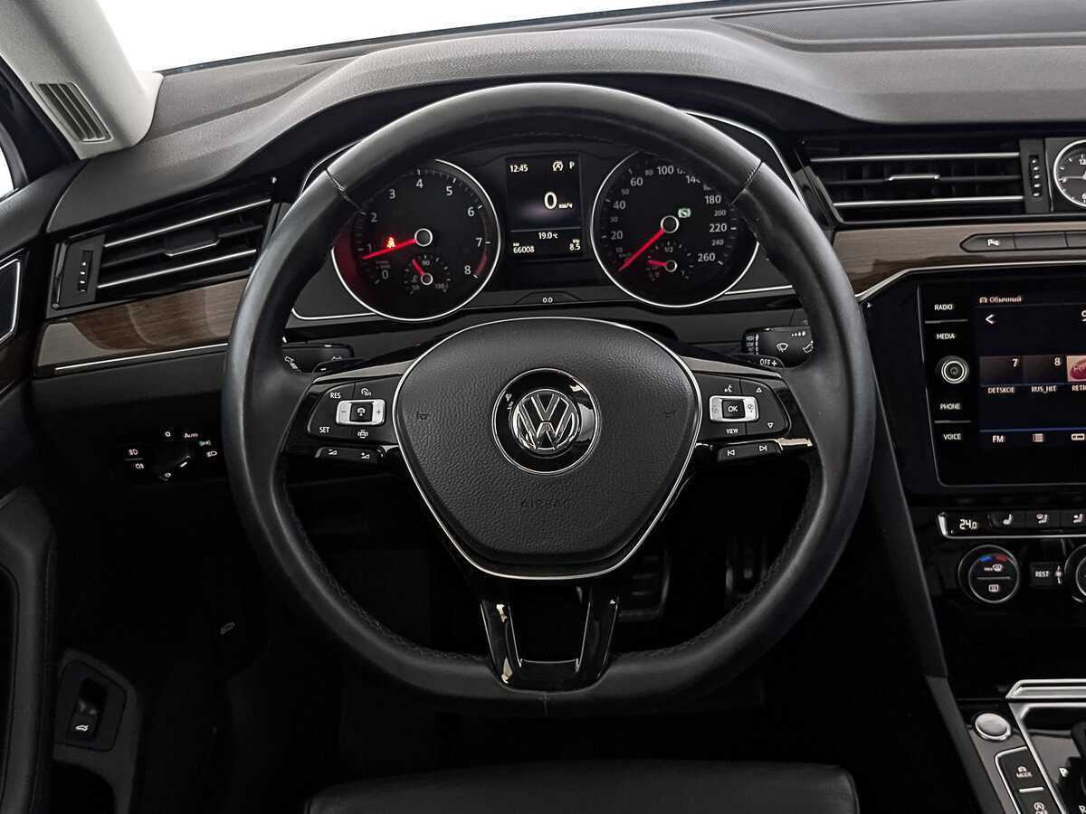 Volkswagen Passat б/у, 2019, Роботизированная. Фото: #21
