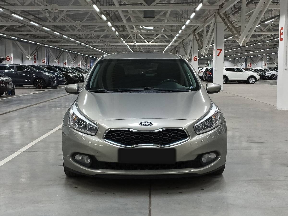 Kia Ceed б/у, 2015, Автоматическая. Фото: #1