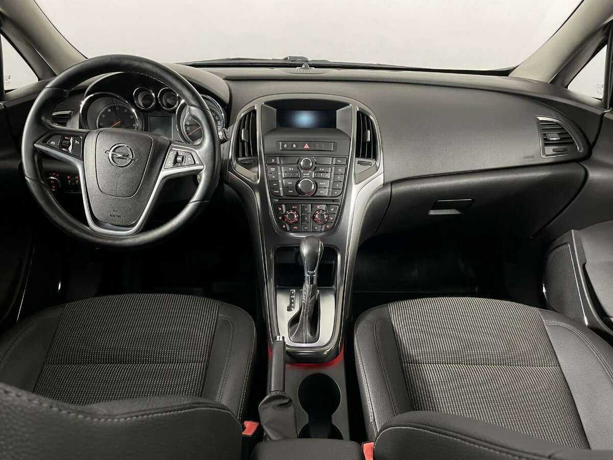 Opel Astra б/у, 2012, Автоматическая. Фото: #6