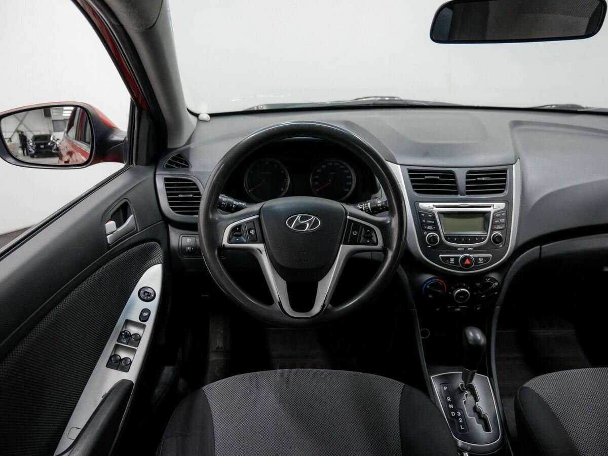 Hyundai Solaris б/у, 2012, Автоматическая. Фото: #9