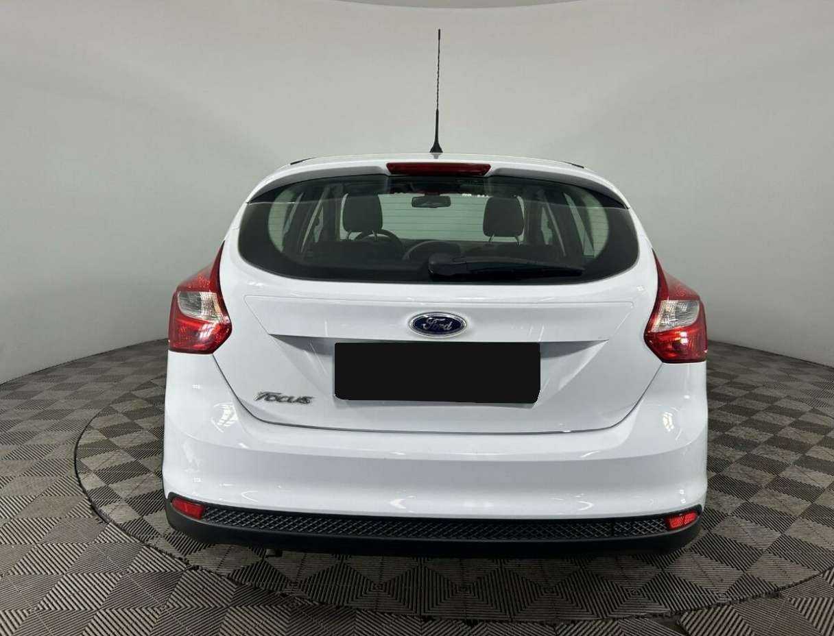 Ford Focus б/у, 2013, Механическая. Фото: #2