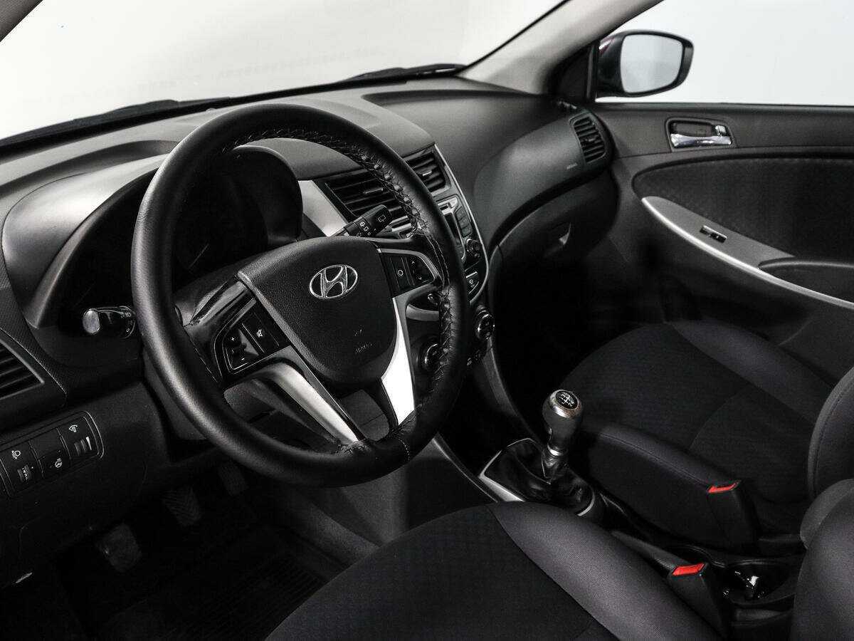 Hyundai Solaris б/у, 2013, Механическая. Фото: #8