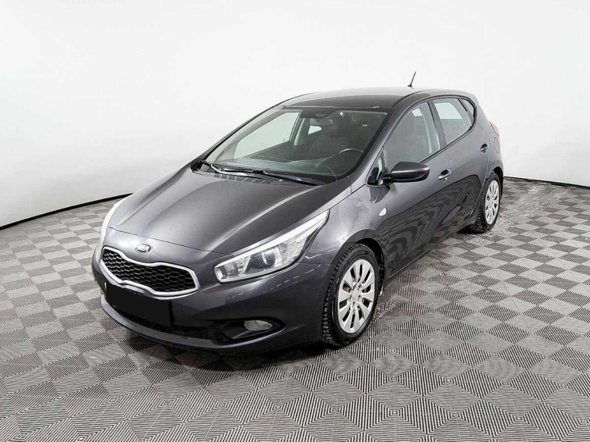 Kia Ceed б/у, 2013, Механическая. Посмотреть фото