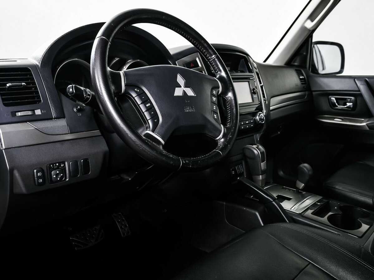 Mitsubishi Pajero б/у, 2015, Автоматическая. Фото: #11