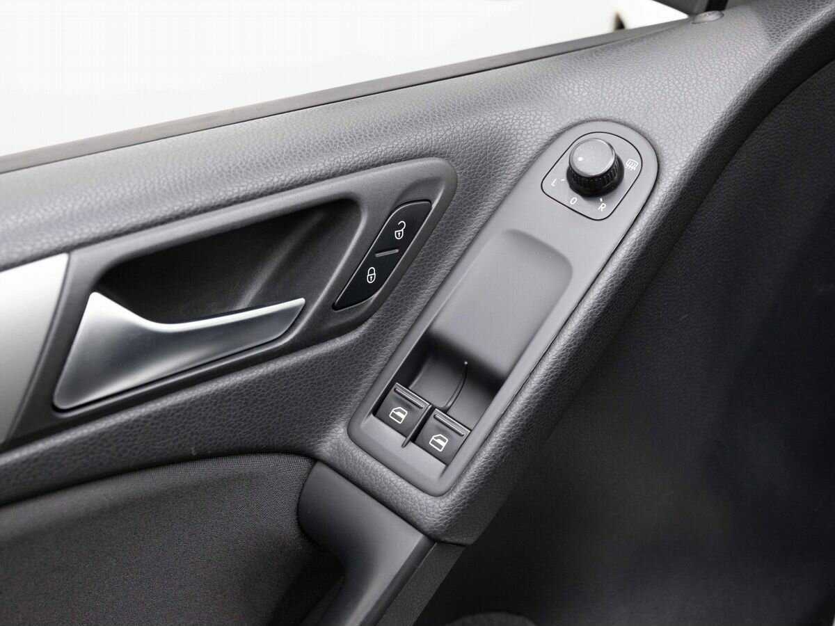 Volkswagen Golf б/у, 2012, Механическая. Фото: #19