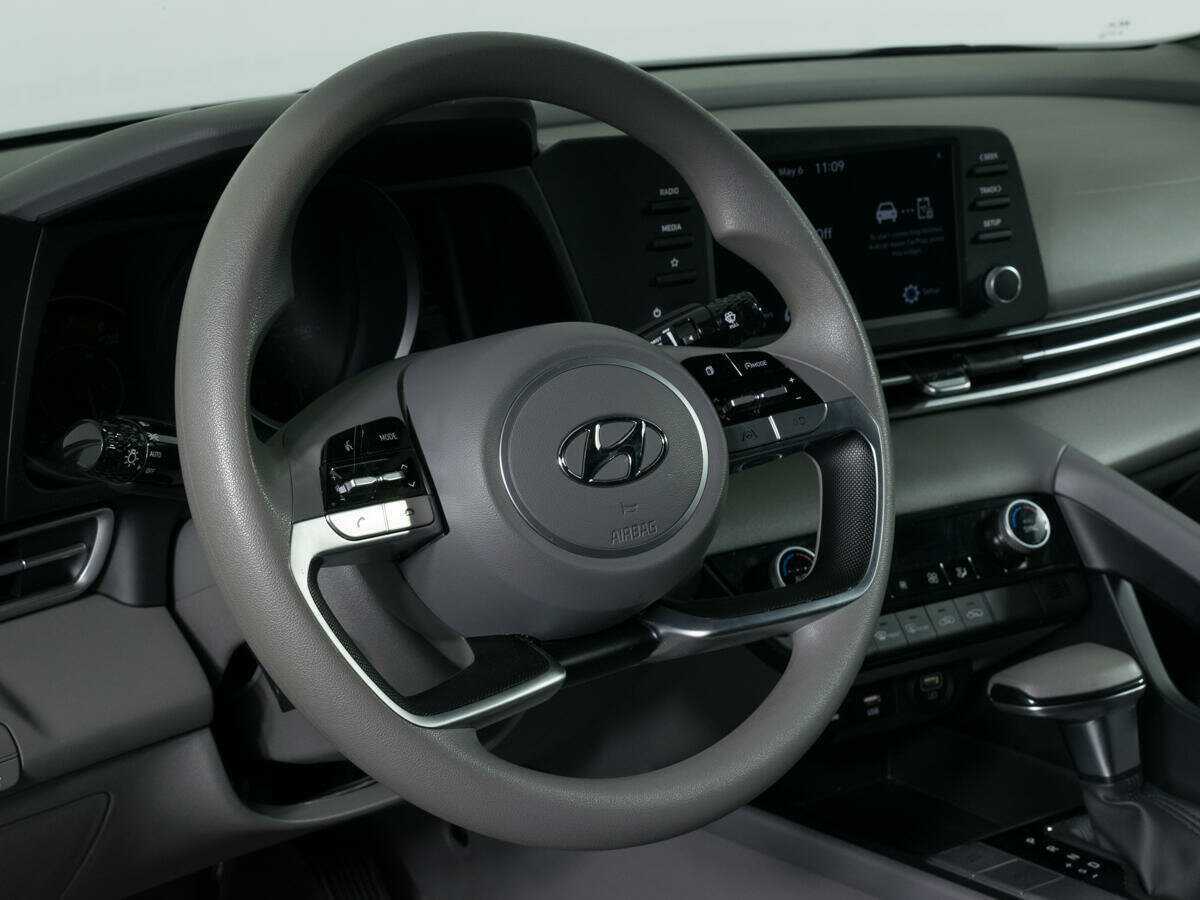 Hyundai Elantra б/у, 2021, Автоматическая. Фото: #13