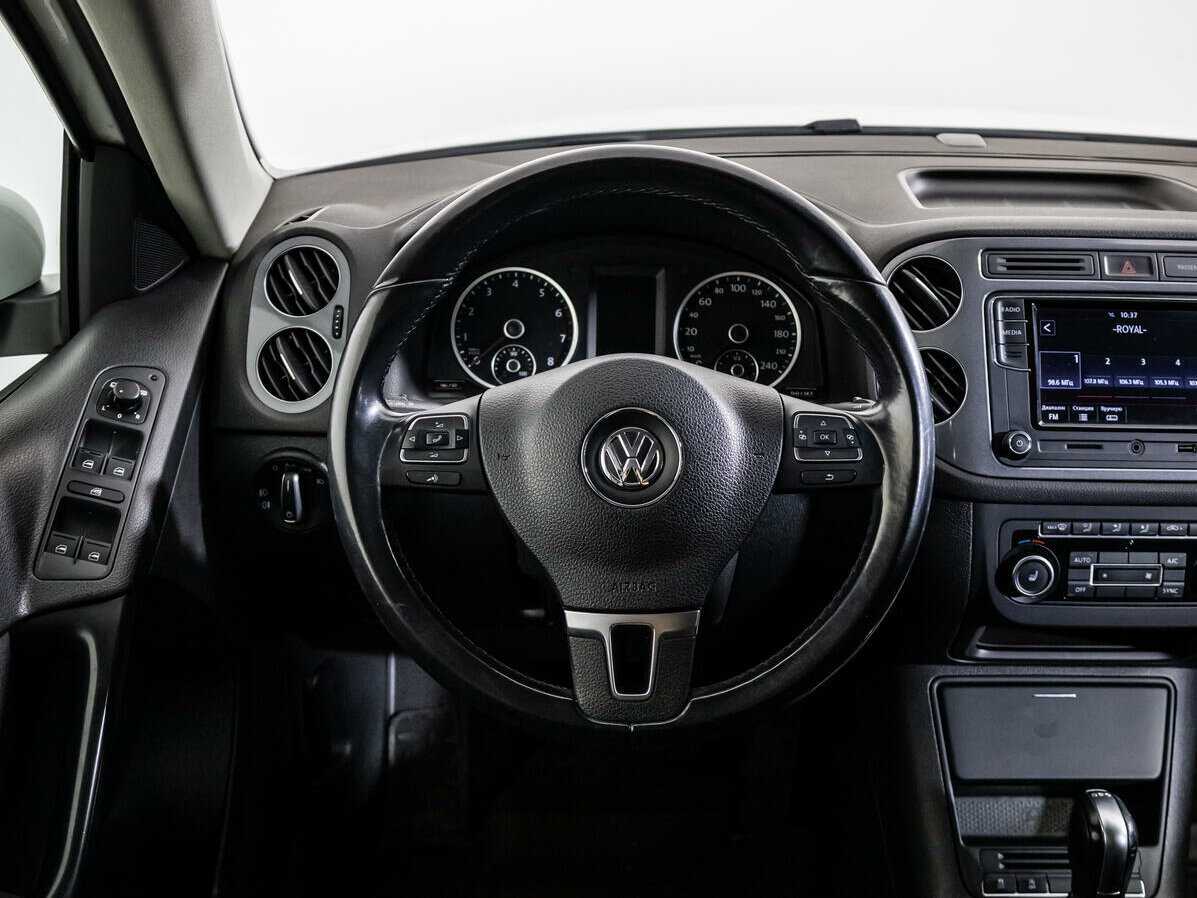 Volkswagen Tiguan б/у, 2013, Роботизированная. Фото: #11