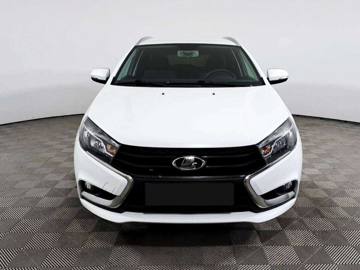 Lada (ВАЗ) Vesta б/у, 2018, Механическая. Фото: #1