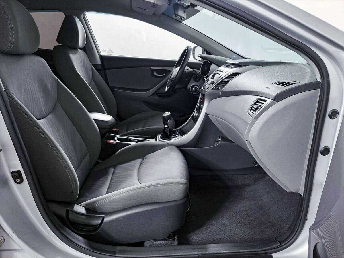 Hyundai Elantra б/у, 2015, Механическая. Фото: #8