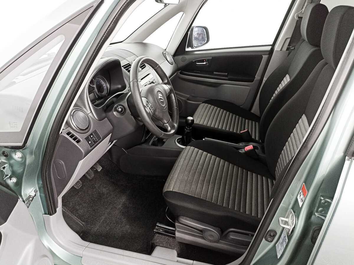 Suzuki SX4 б/у, 2013, Механическая. Фото: #11