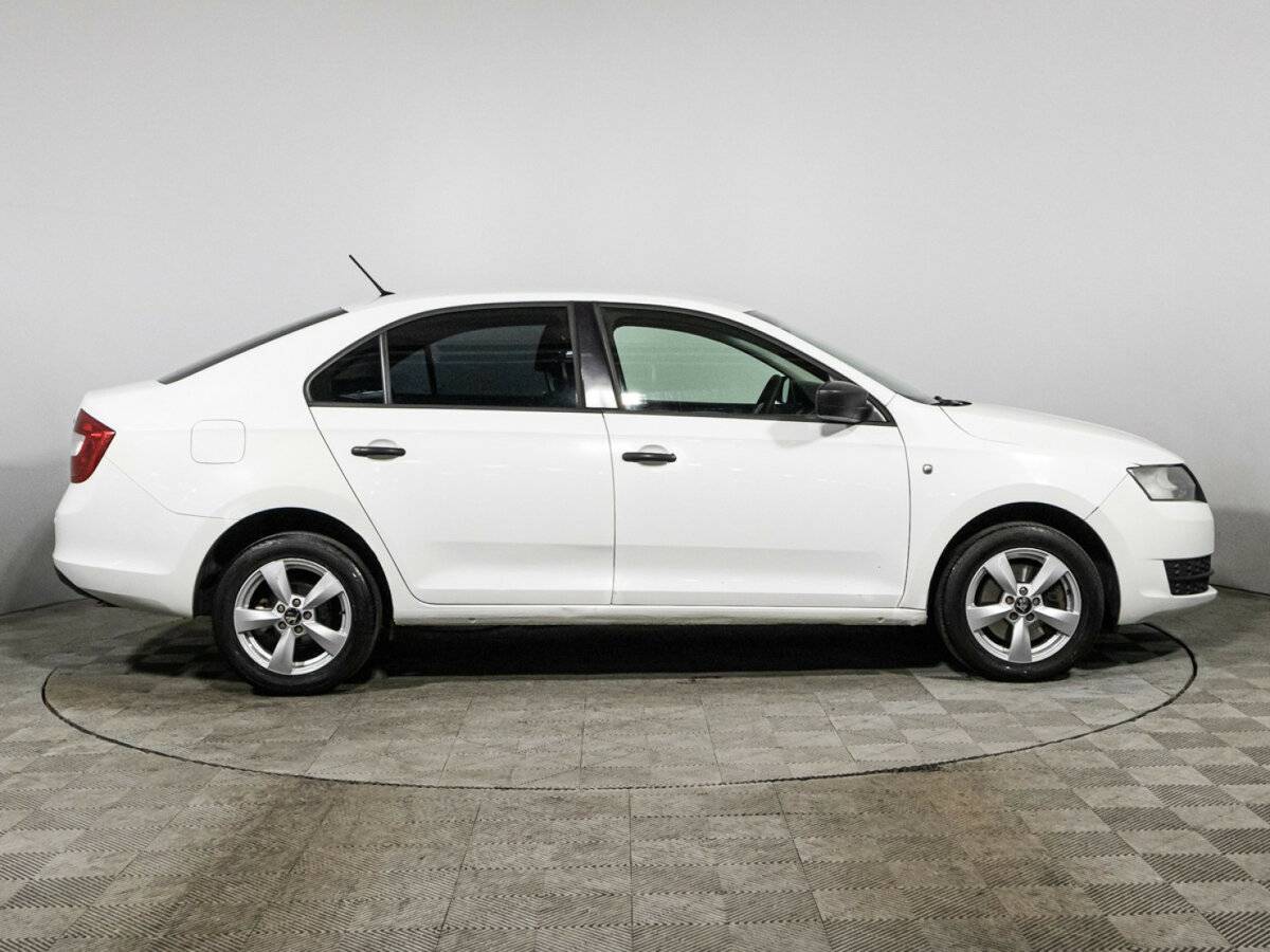 Skoda Rapid б/у, 2015, Автоматическая. Фото: #3