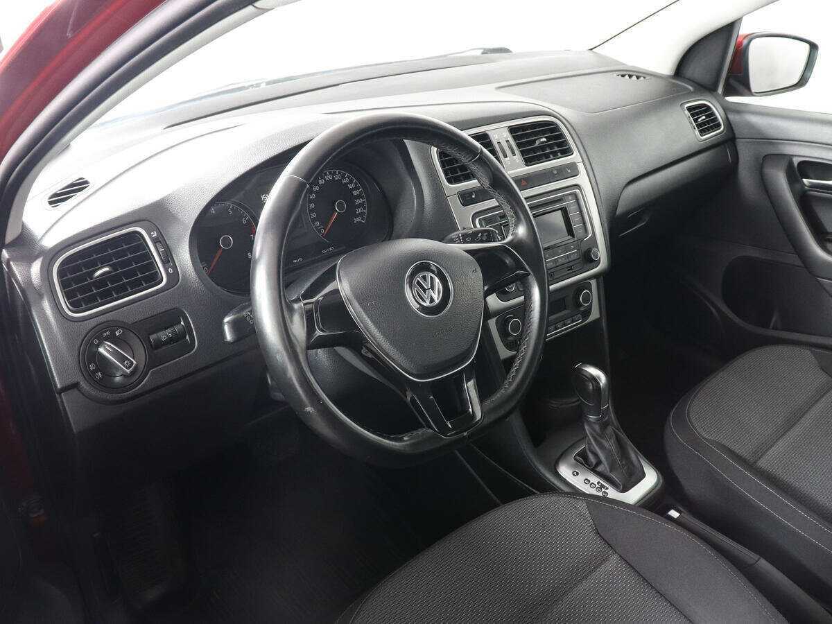 Volkswagen Polo б/у, 2015, Автоматическая. Фото: #4