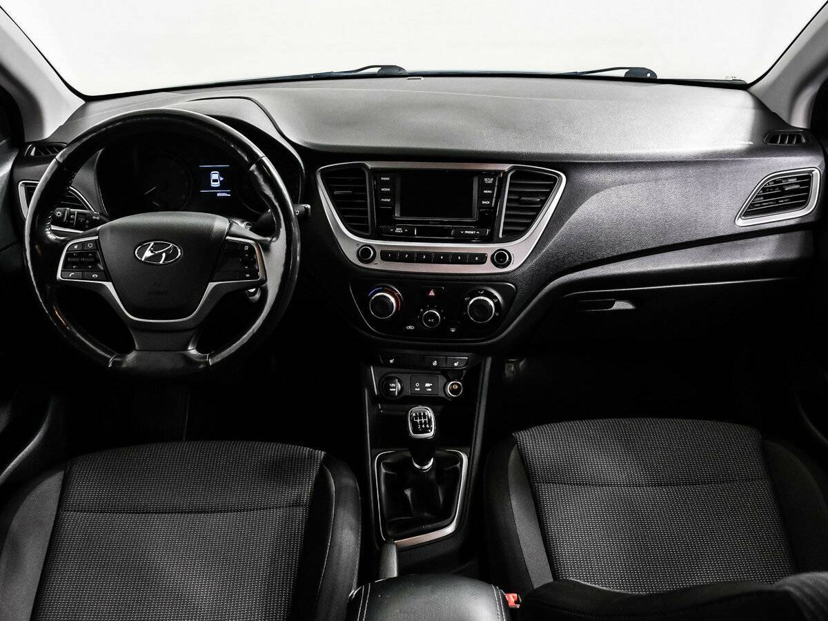 Hyundai Solaris б/у, 2018, Механическая. Фото: #10