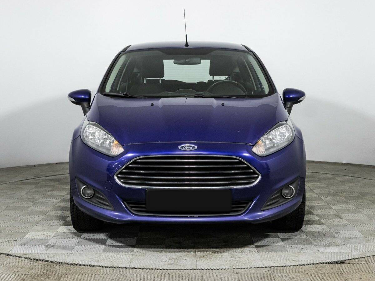 Ford Fiesta б/у, 2015, Механическая. Фото: #1