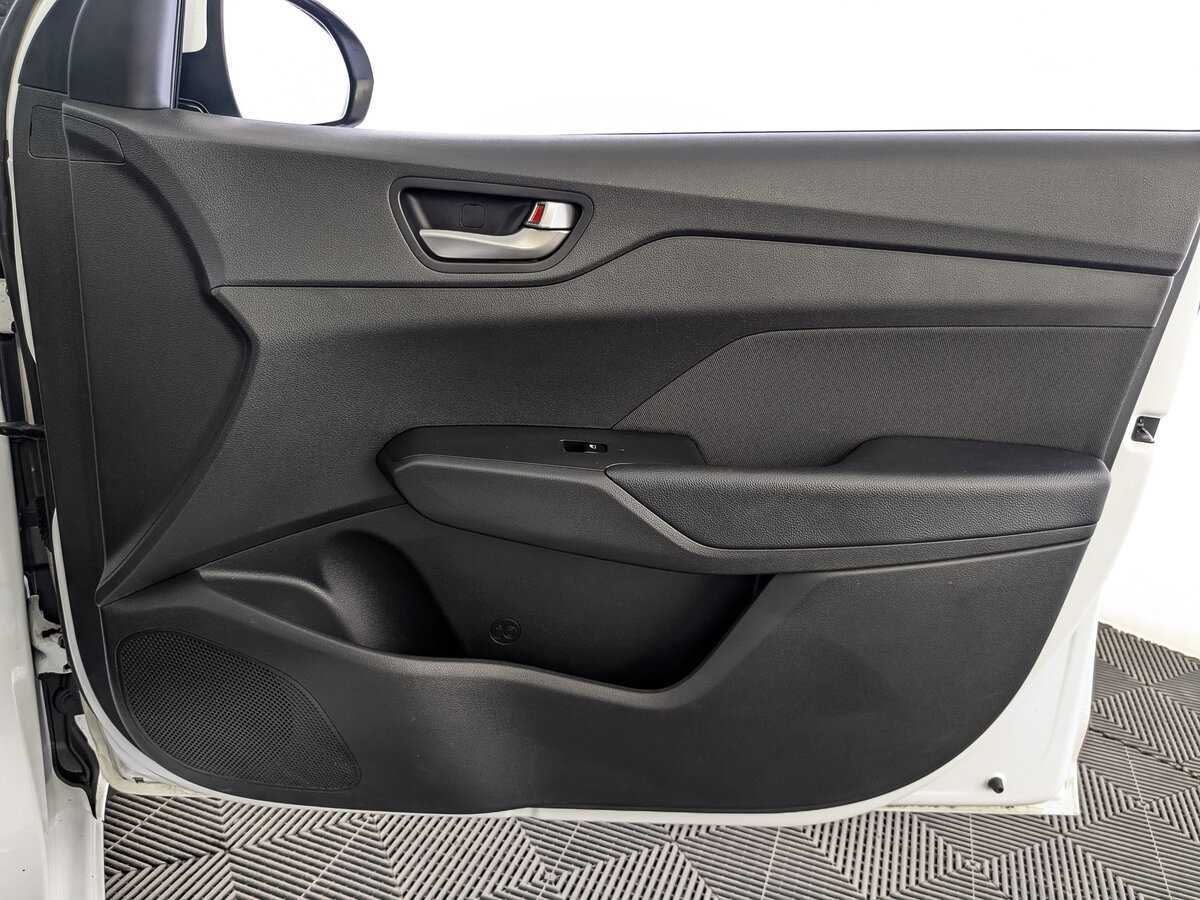 Hyundai Solaris б/у, 2017, Механическая. Фото: #21