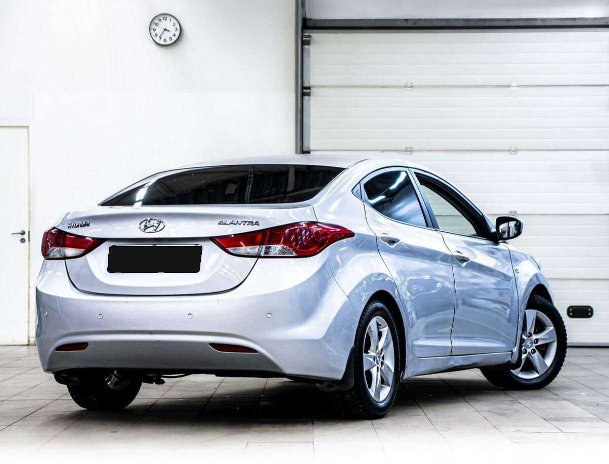 Hyundai Elantra б/у, 2012, Автоматическая. Фото: #2