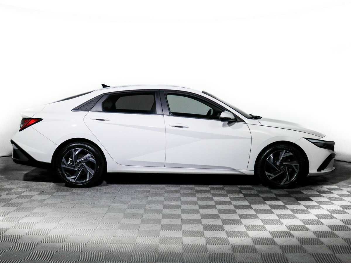 Hyundai Elantra б/у, 2023, Вариатор. Фото: #3