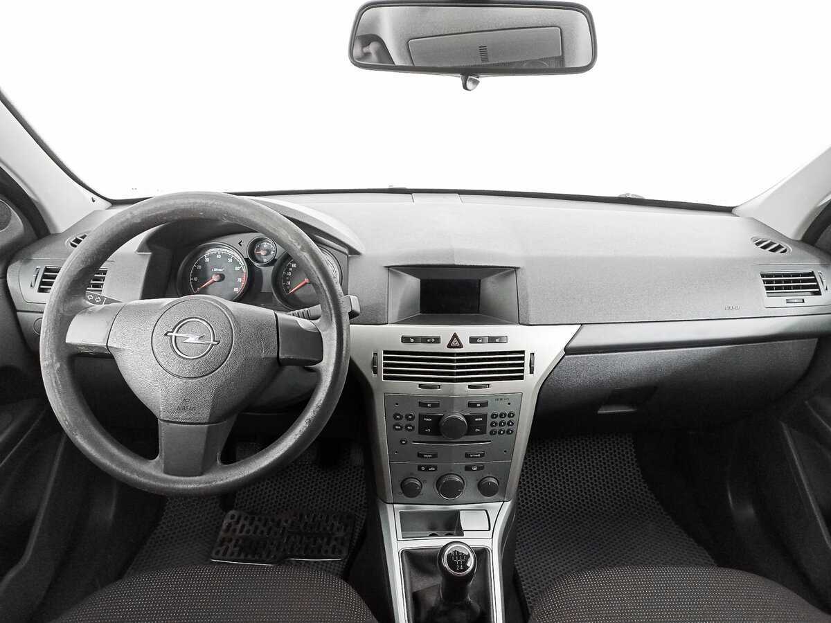Opel Astra б/у, 2013, Механическая. Фото: #11