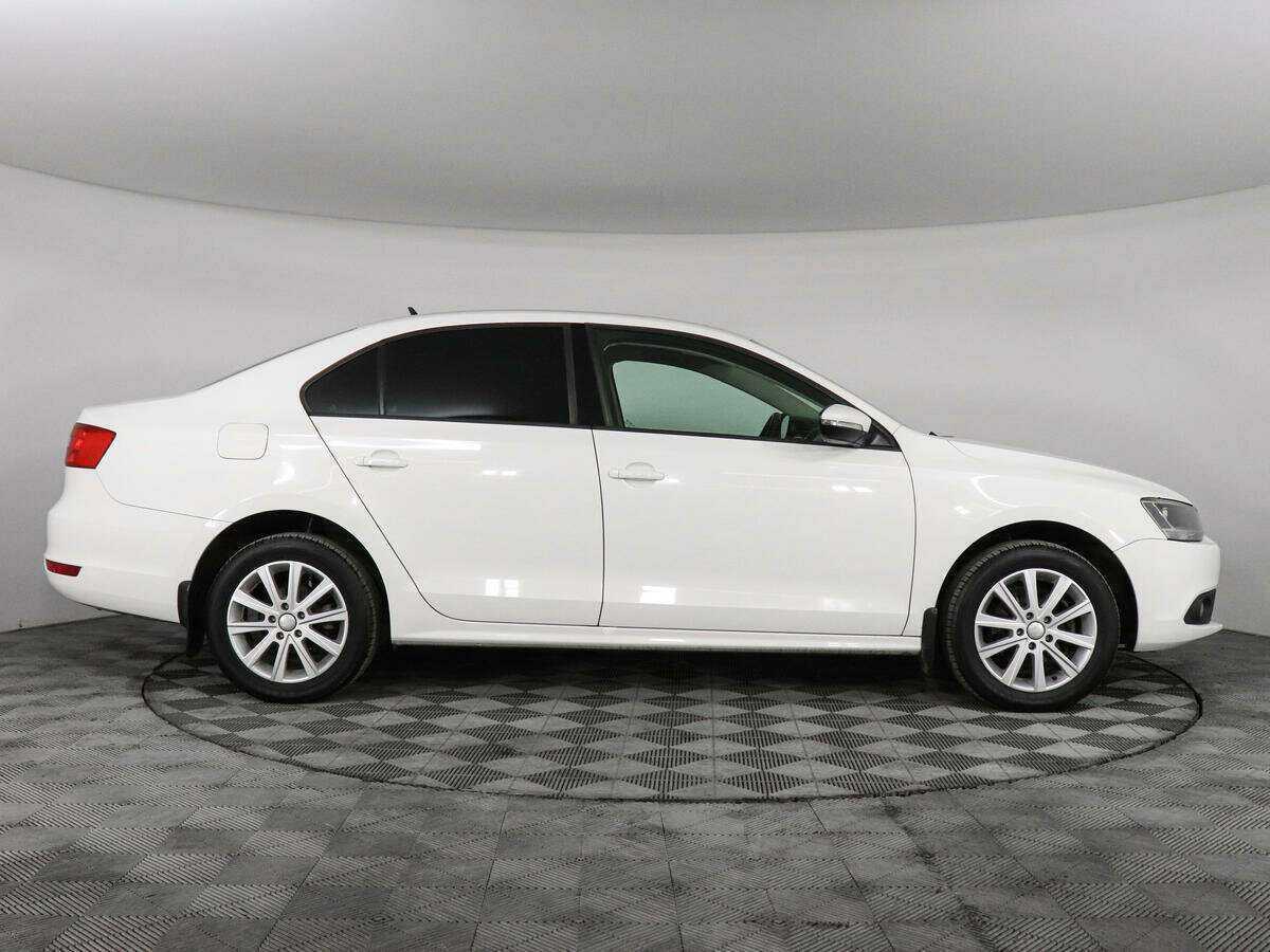 Volkswagen Jetta б/у, 2013, Механическая. Фото: #3