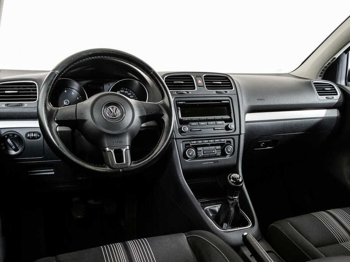 Volkswagen Golf б/у, 2012, Механическая. Фото: #10