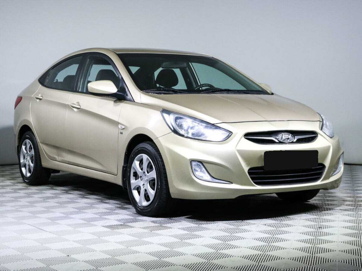 Hyundai Solaris б/у, 2013, Автоматическая. Фото: #2
