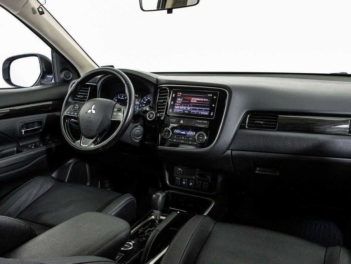 Mitsubishi Outlander б/у, 2018, Вариатор. Фото: #8