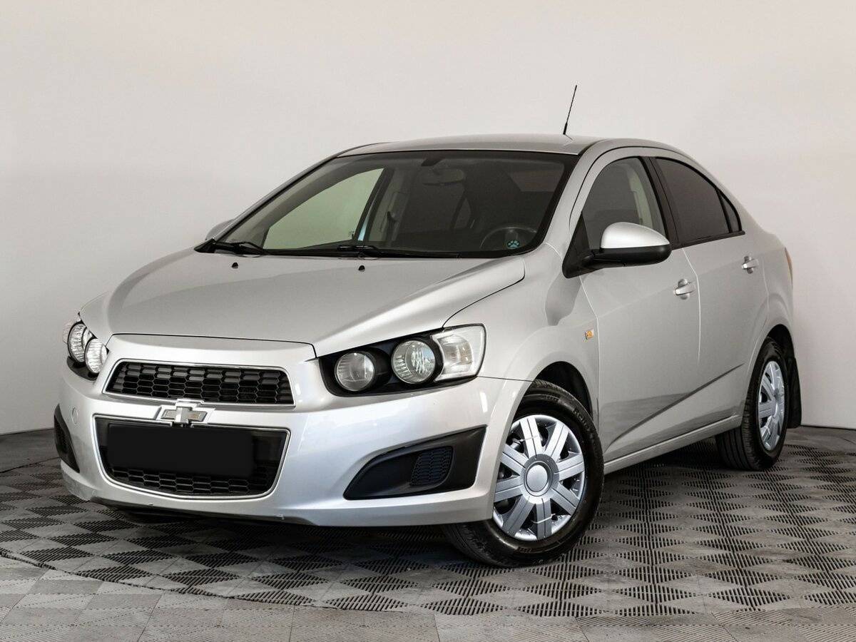 Chevrolet Aveo б/у, 2015, Автоматическая. Фото: #0
