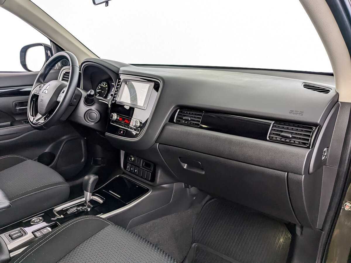Mitsubishi Outlander б/у, 2021, Вариатор. Фото: #8