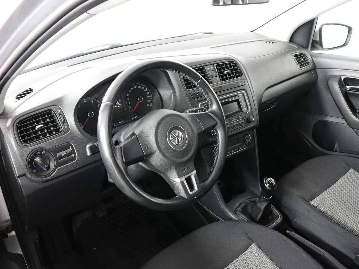 Volkswagen Polo б/у, 2015, Механическая. Фото: #8
