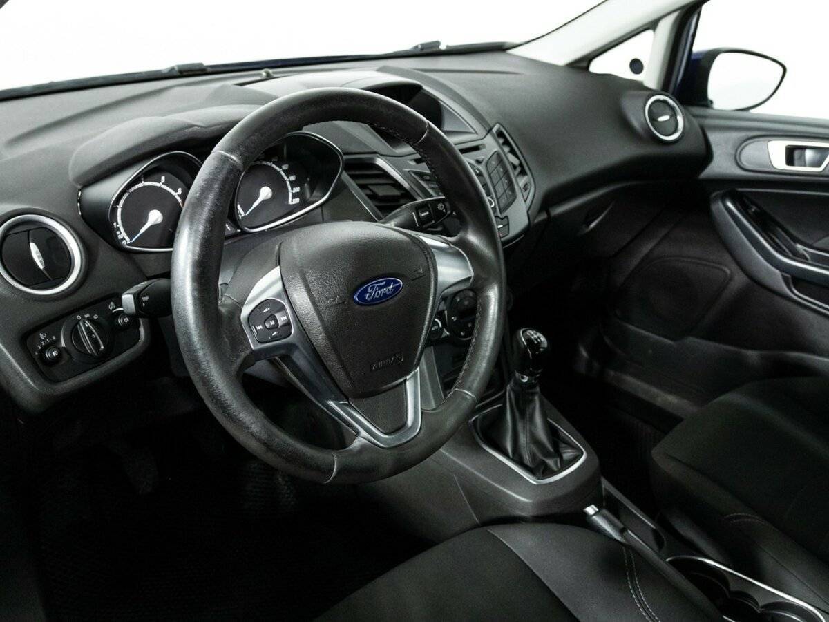 Ford Fiesta б/у, 2015, Механическая. Фото: #10