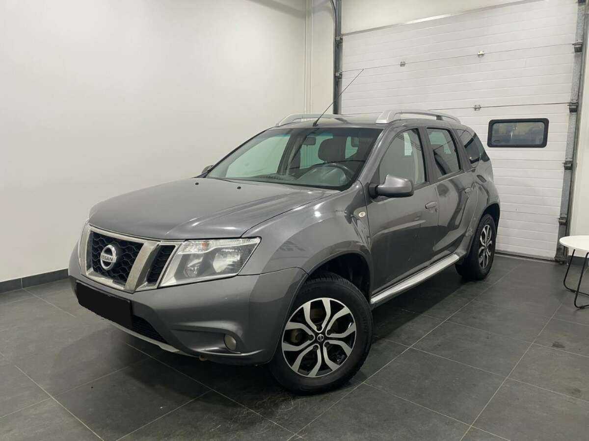 Nissan Terrano б/у, 2015, Механическая. Фото: #0