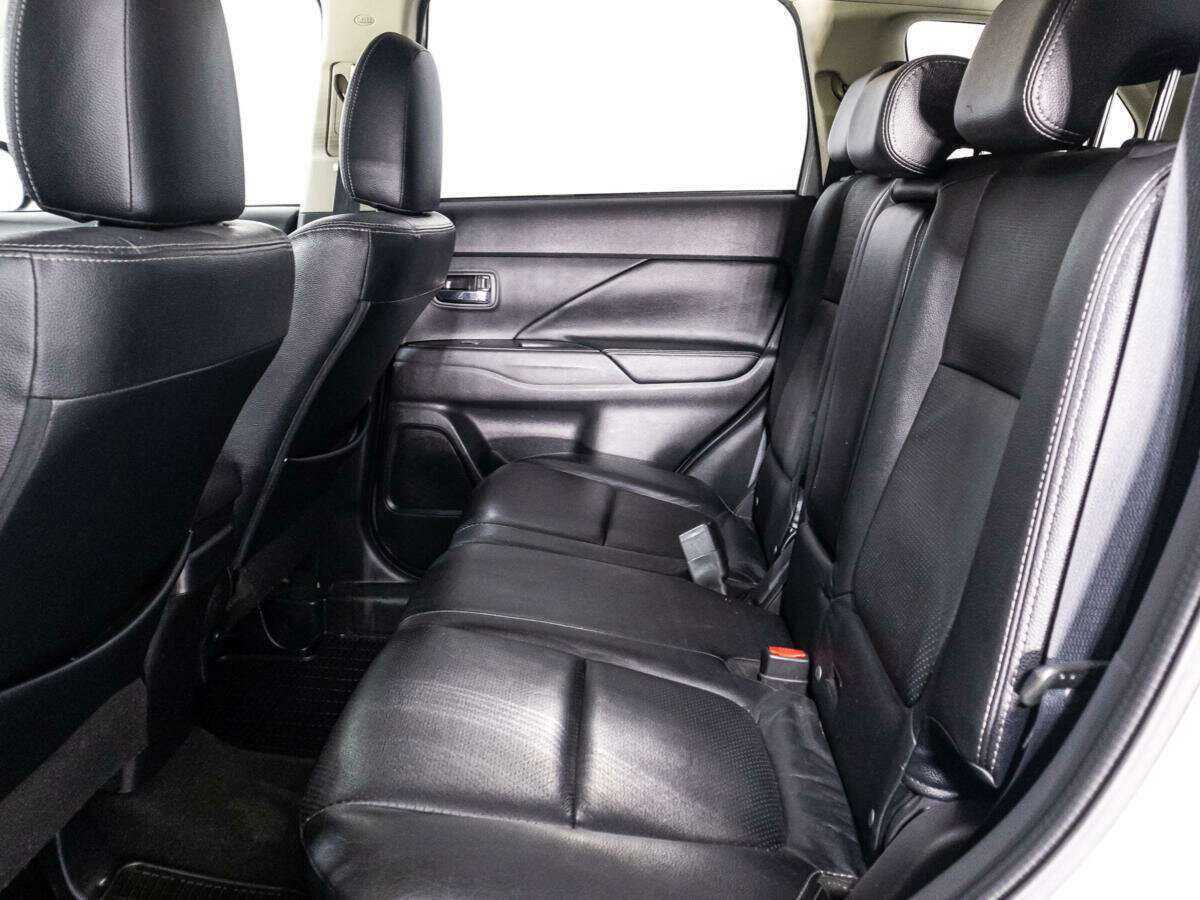 Mitsubishi Outlander б/у, 2015, Вариатор. Фото: #9