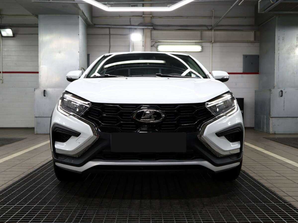 Lada (ВАЗ) Vesta б/у, 2023, Механическая. Фото: #1