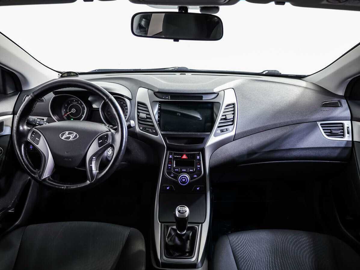 Hyundai Elantra б/у, 2015, Механическая. Фото: #8
