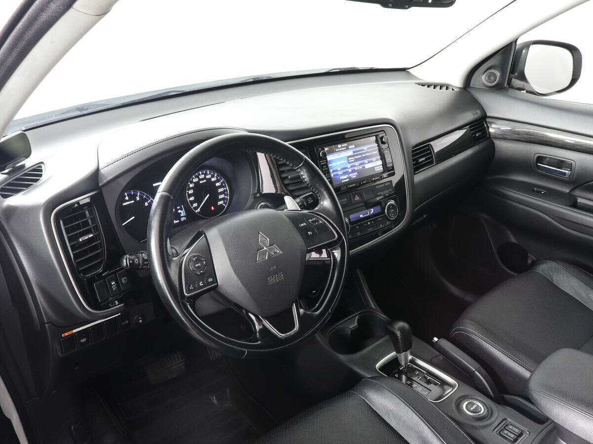 Mitsubishi Outlander б/у, 2016, Вариатор. Фото: #8