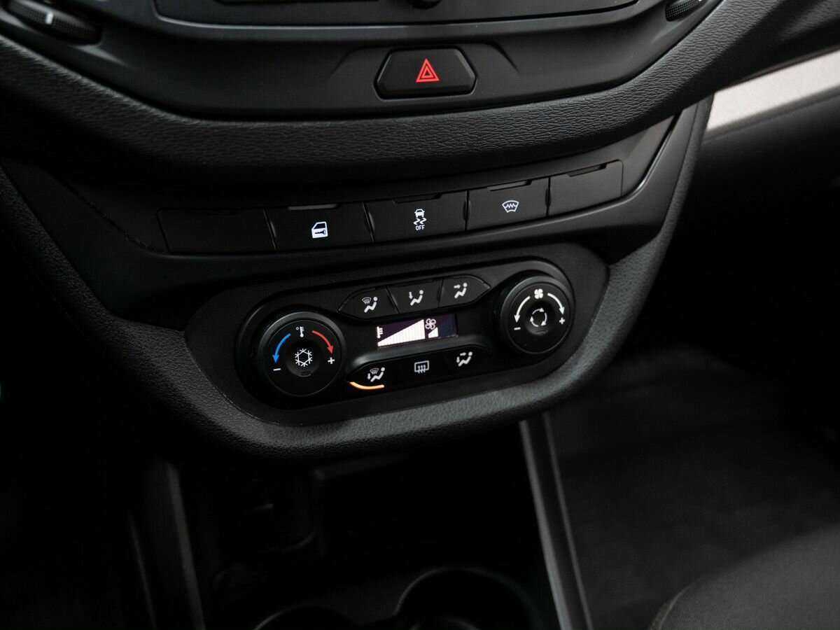 Lada (ВАЗ) Vesta б/у, 2021, Механическая. Фото: #16