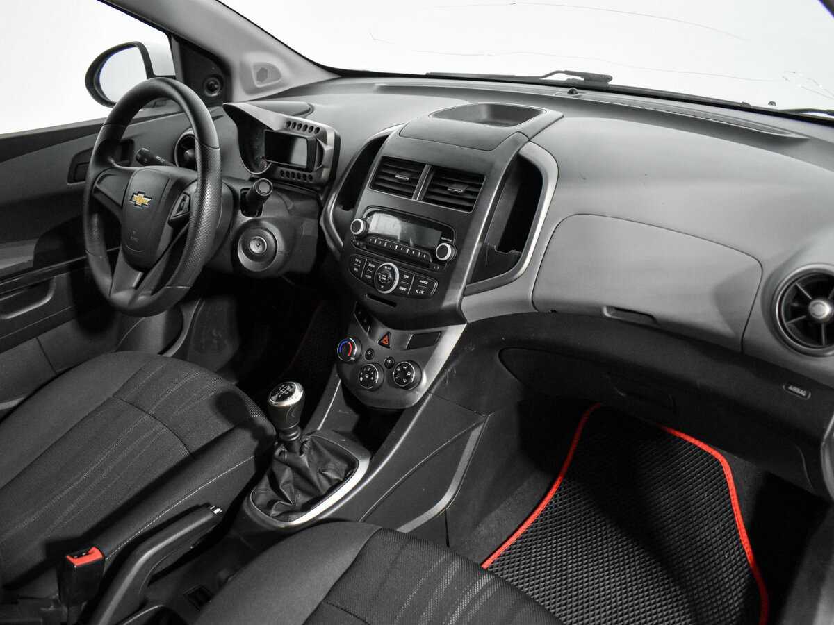 Chevrolet Aveo б/у, 2014, Механическая. Фото: #11