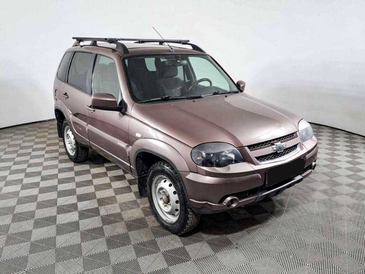 Chevrolet Niva б/у, 2017, Механическая. Фото: #2